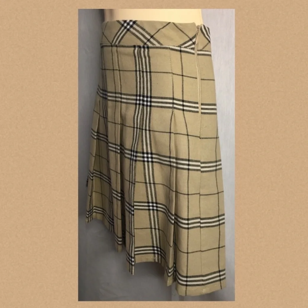 *Factorie* Size 12 Pleated check skirt in Alicia Neutral. - Picture 3 of 7